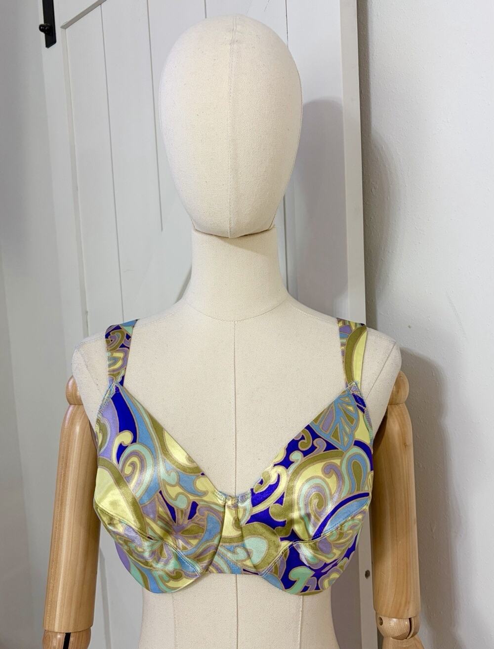 Vintage VICTORIA'S SECRET Sz 34DD Second Skin SATIN Paisley Print Underwire Bra